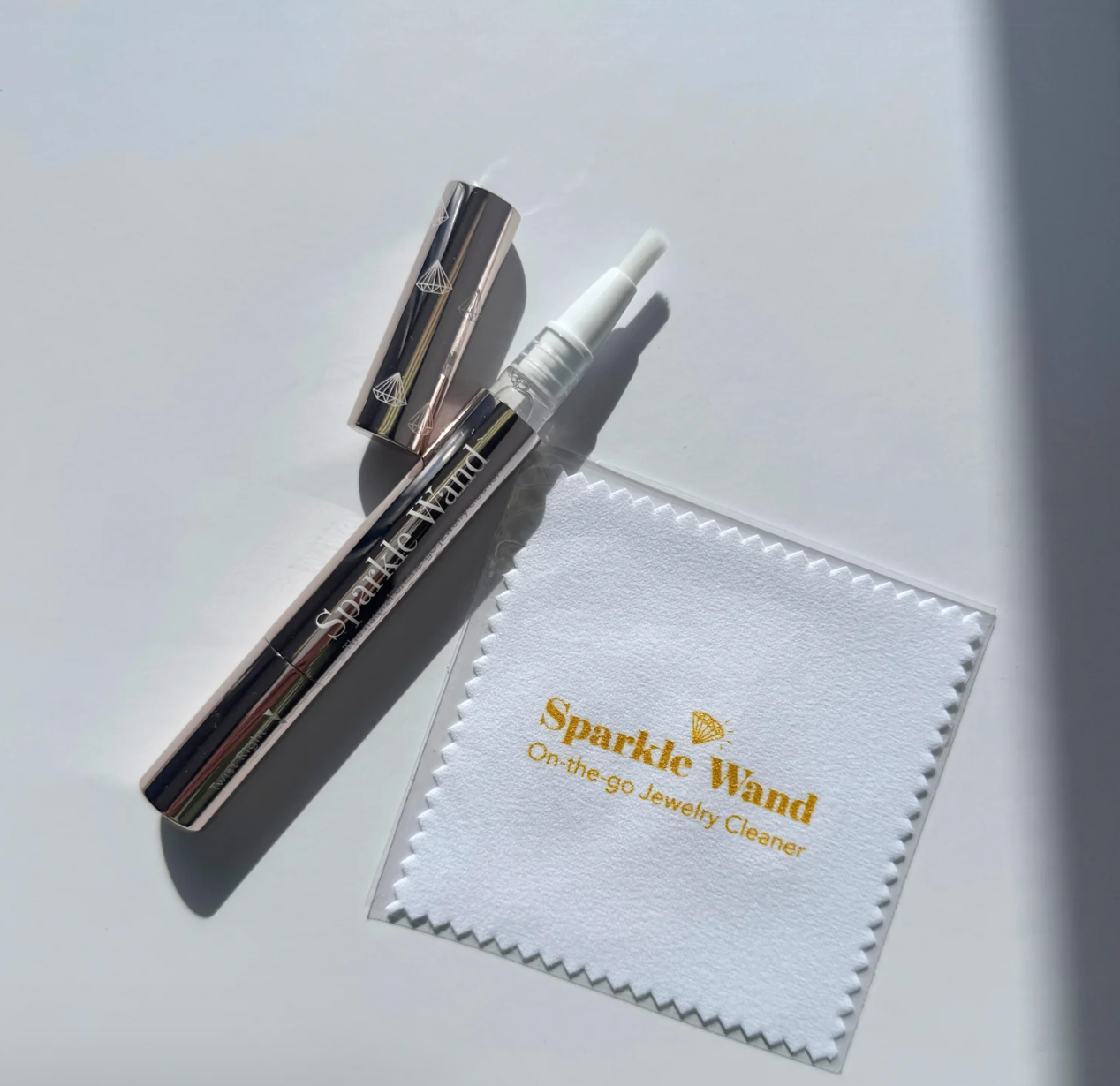 Bonblissity Sparkle Wand: Jewlery Cleaning Pen