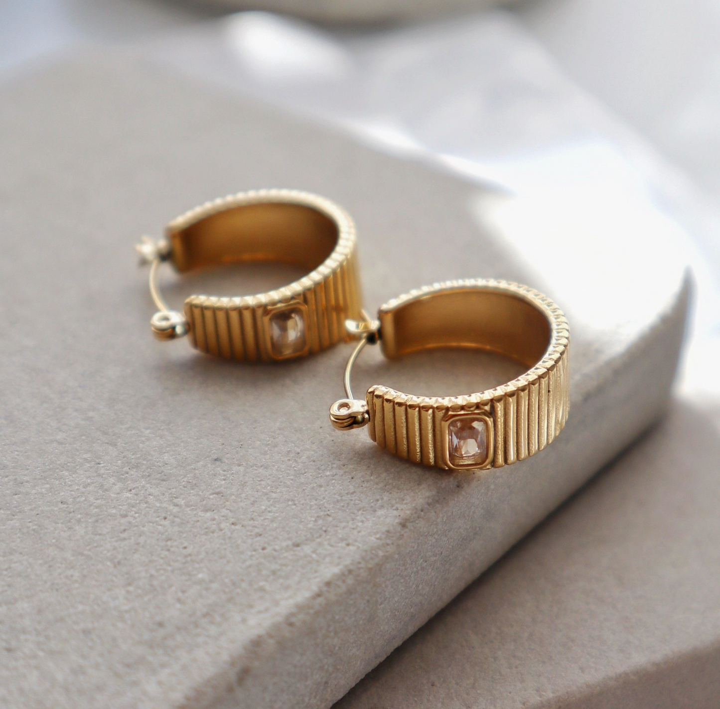 Stella Hoops