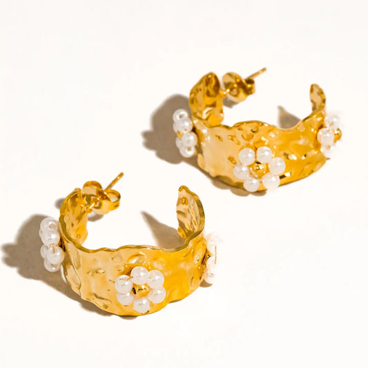 Charme Vintage Floral Hoop Earring